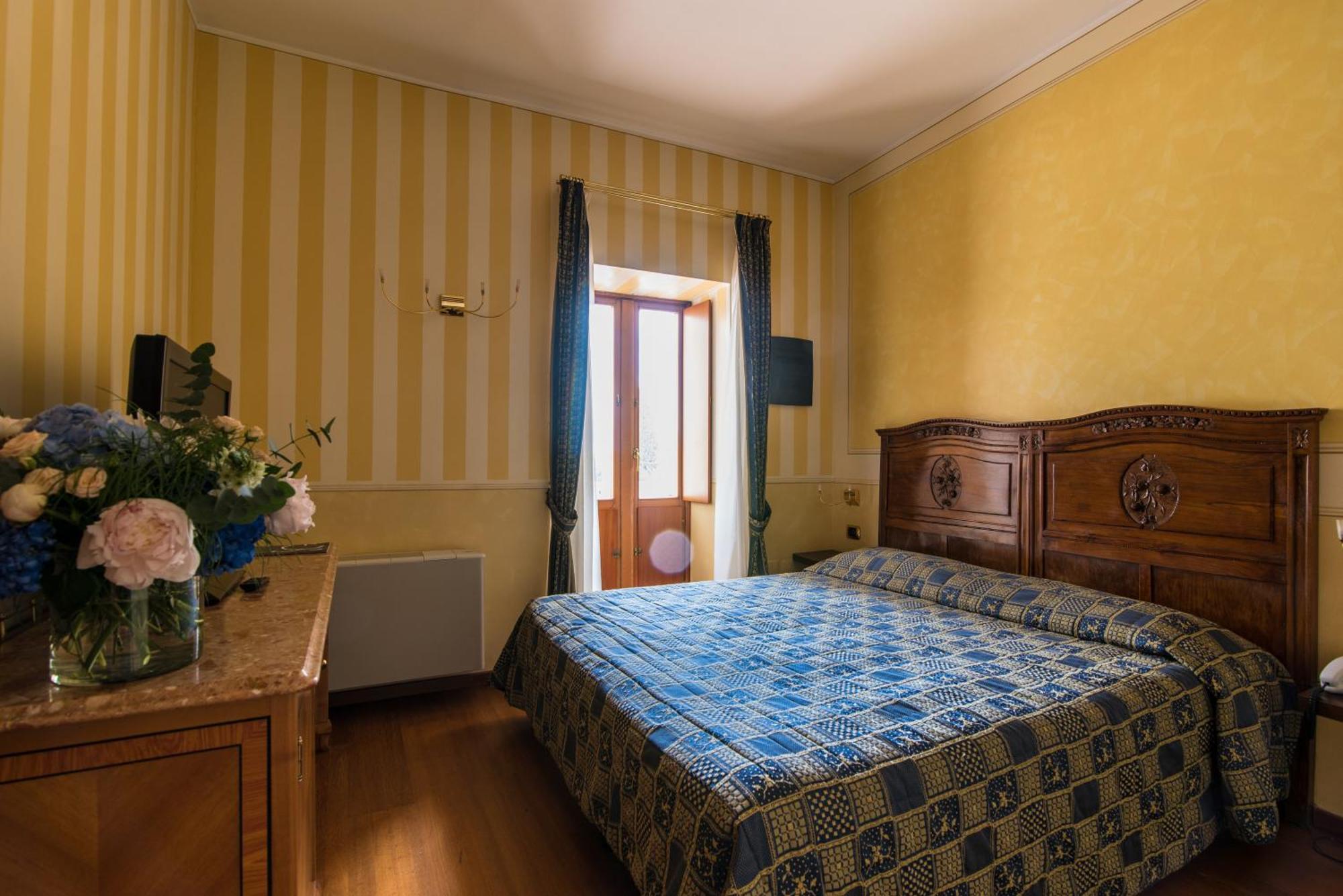 Hotel Porta Del Sole Soiano Del Lago Luaran gambar