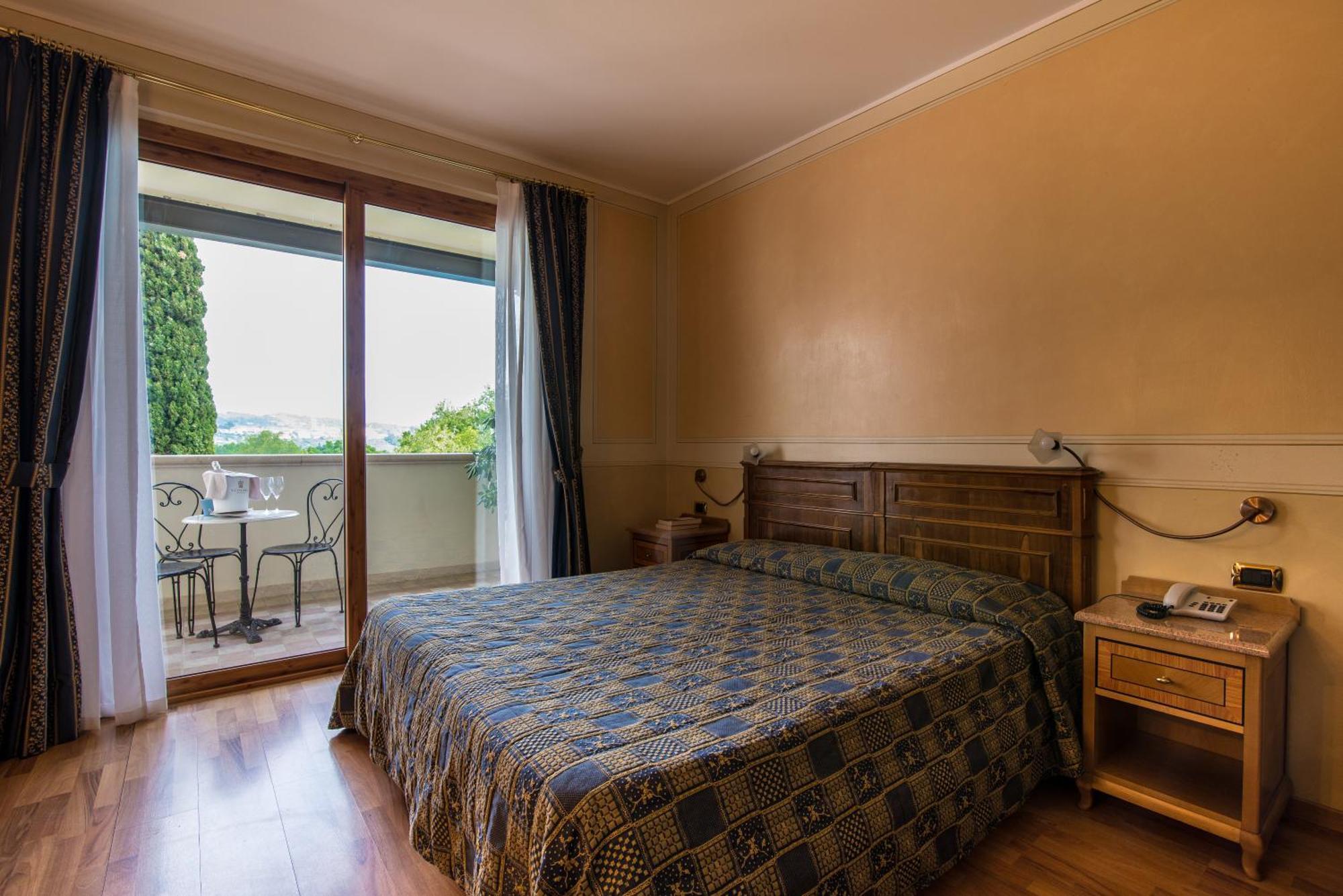Hotel Porta Del Sole Soiano Del Lago Luaran gambar
