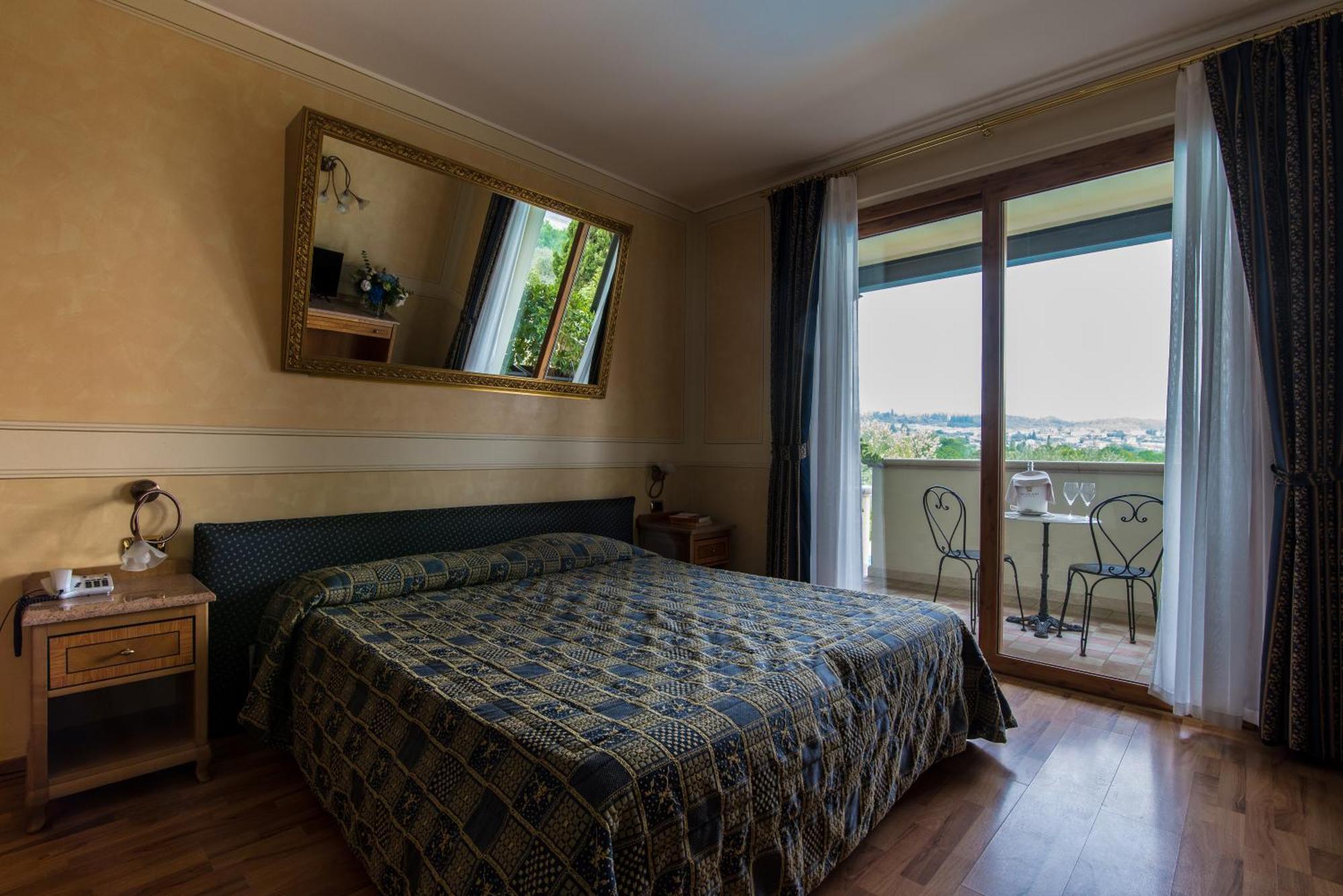 Hotel Porta Del Sole Soiano Del Lago Luaran gambar