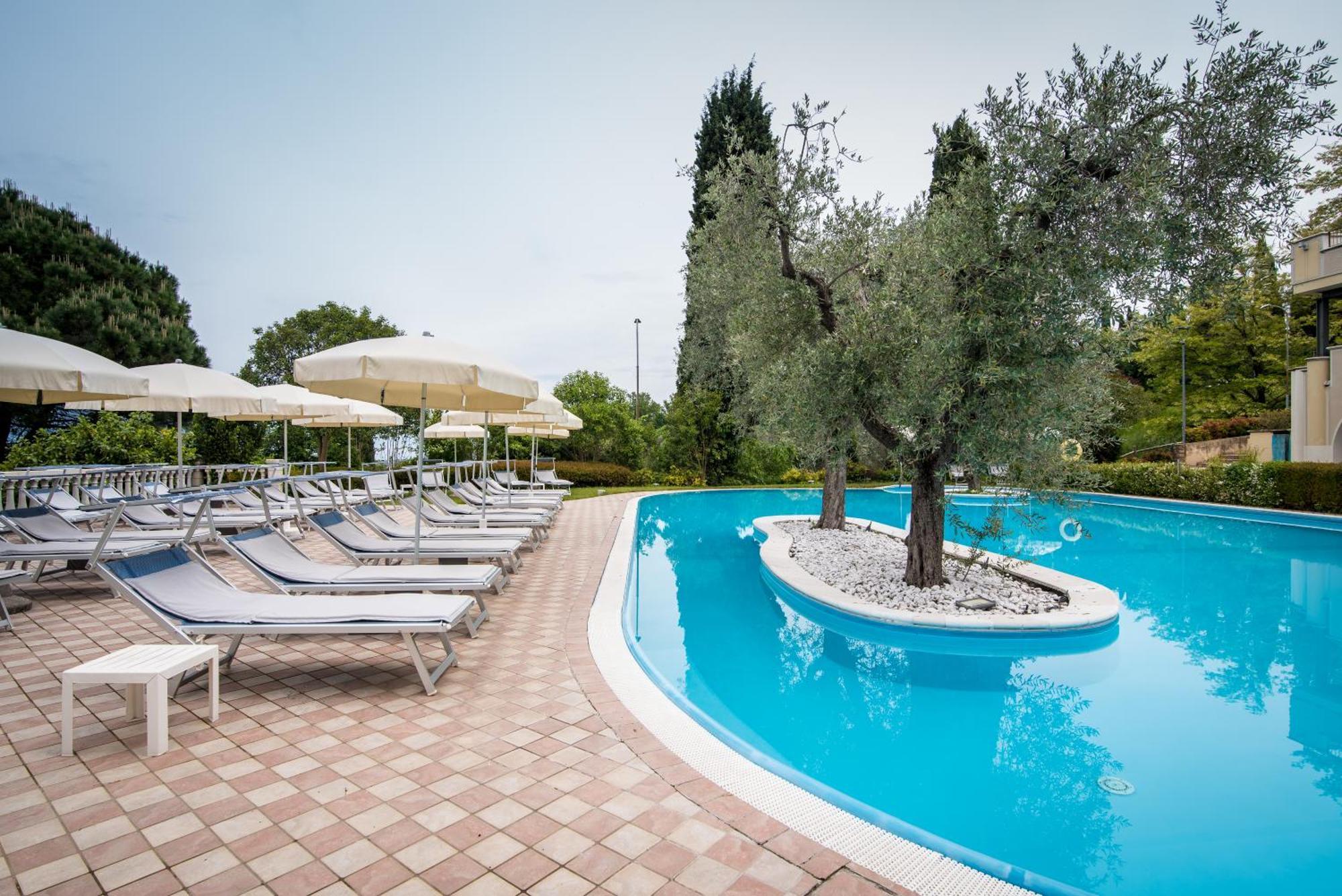 Hotel Porta Del Sole Soiano Del Lago Luaran gambar