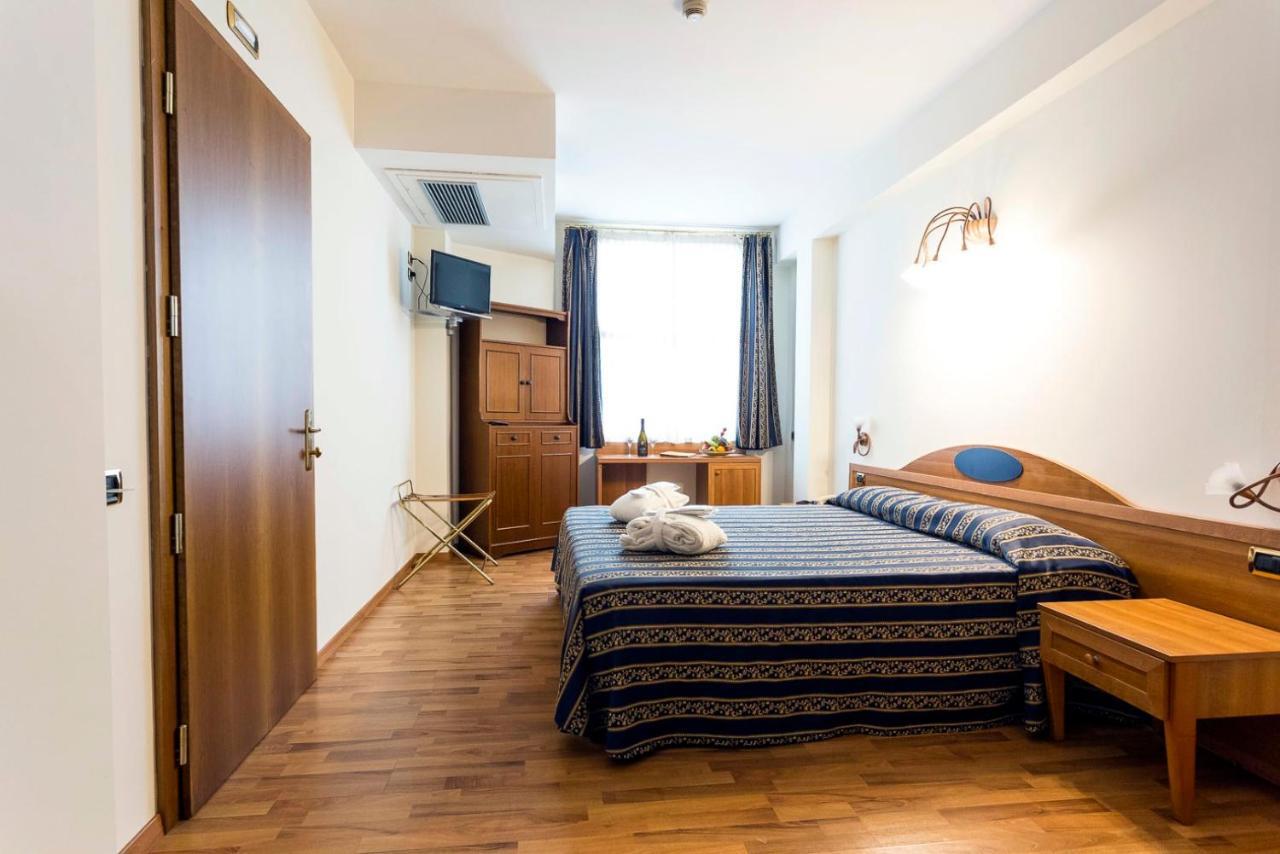 Hotel Porta Del Sole Soiano Del Lago Luaran gambar